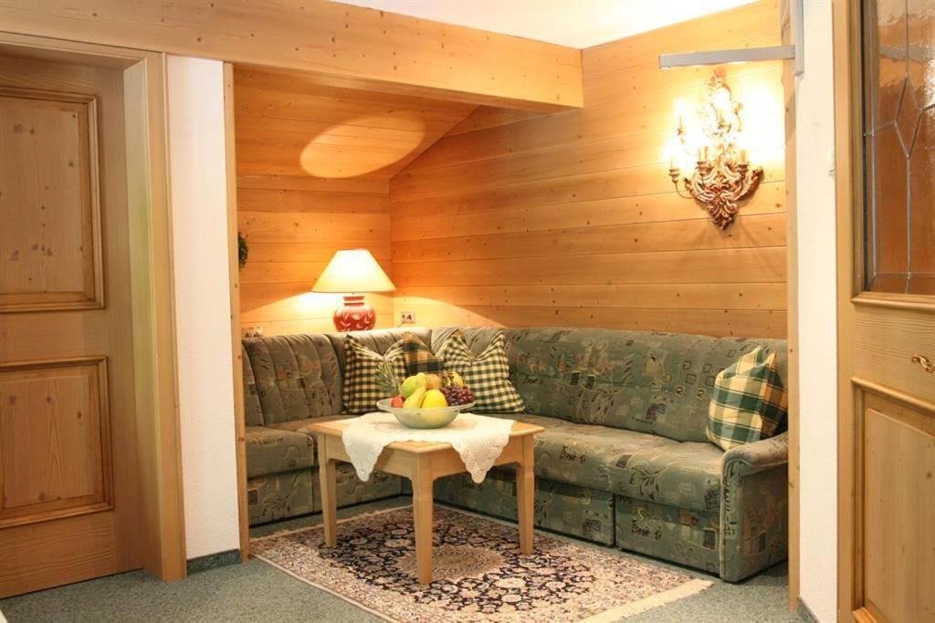Landhaus Heidi Partenen Luaran gambar